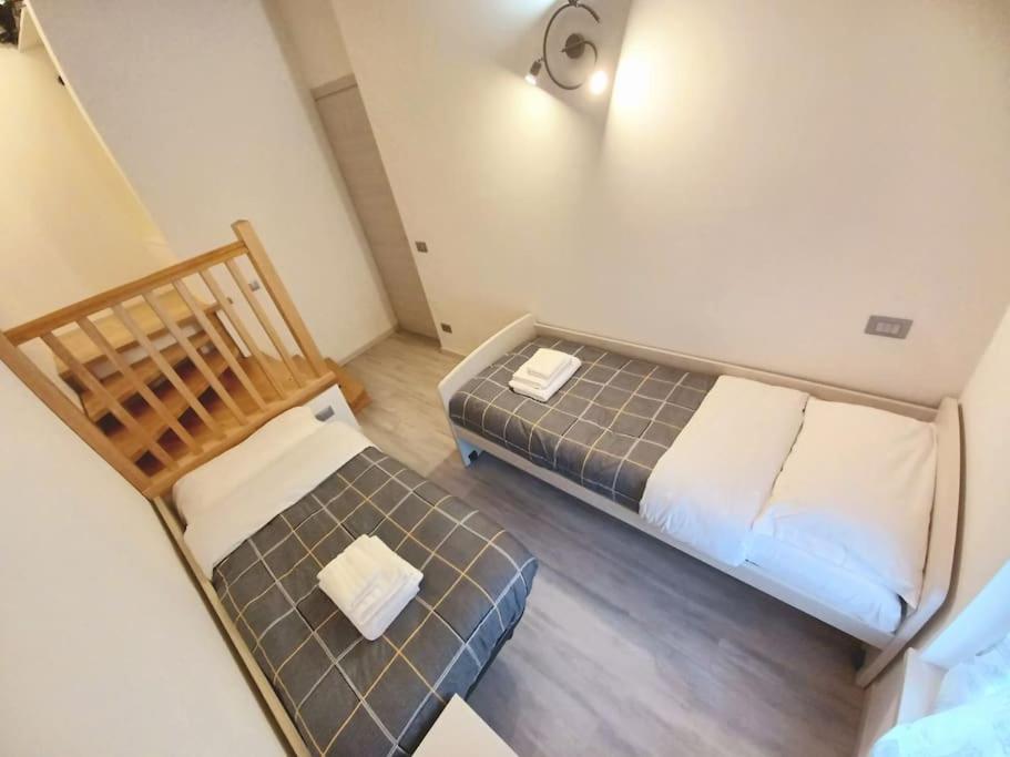 Casa Gemma - Big Family House With Free Parking Appartement San Giovanni Lupatoto Buitenkant foto