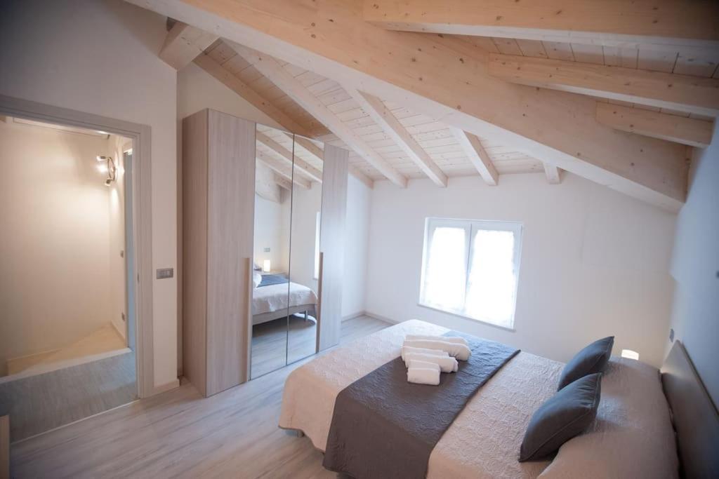 Casa Gemma - Big Family House With Free Parking Appartement San Giovanni Lupatoto Buitenkant foto