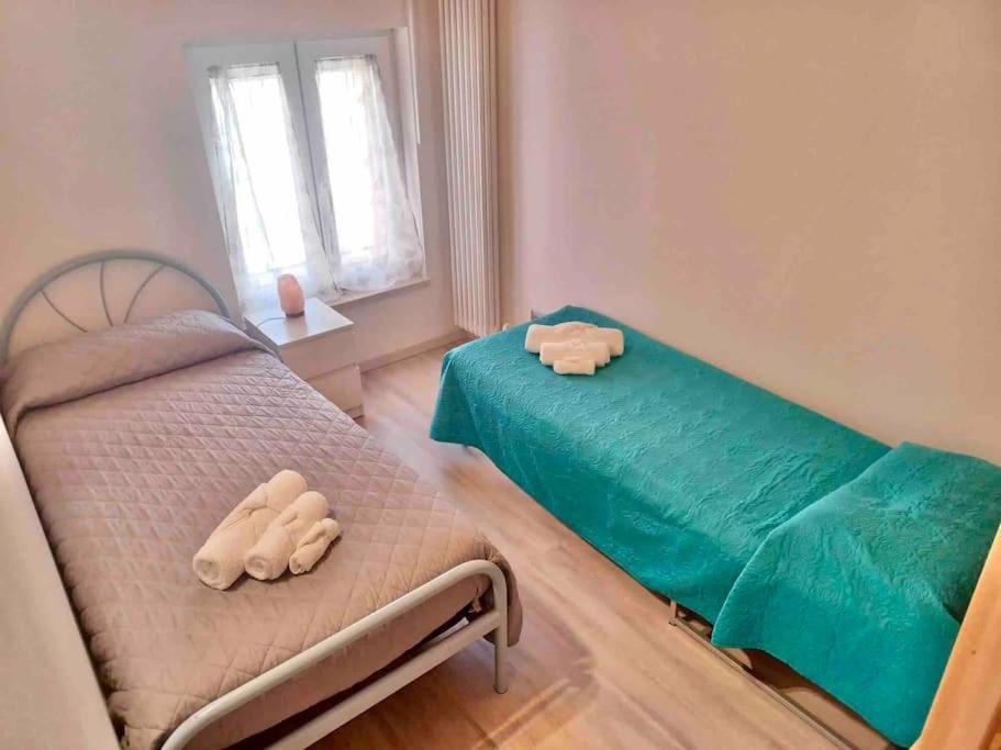 Casa Gemma - Big Family House With Free Parking Appartement San Giovanni Lupatoto Buitenkant foto