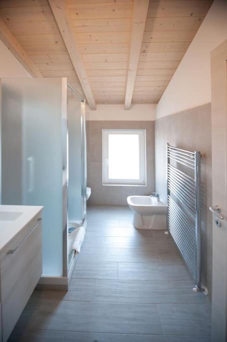 Casa Gemma - Big Family House With Free Parking Appartement San Giovanni Lupatoto Buitenkant foto